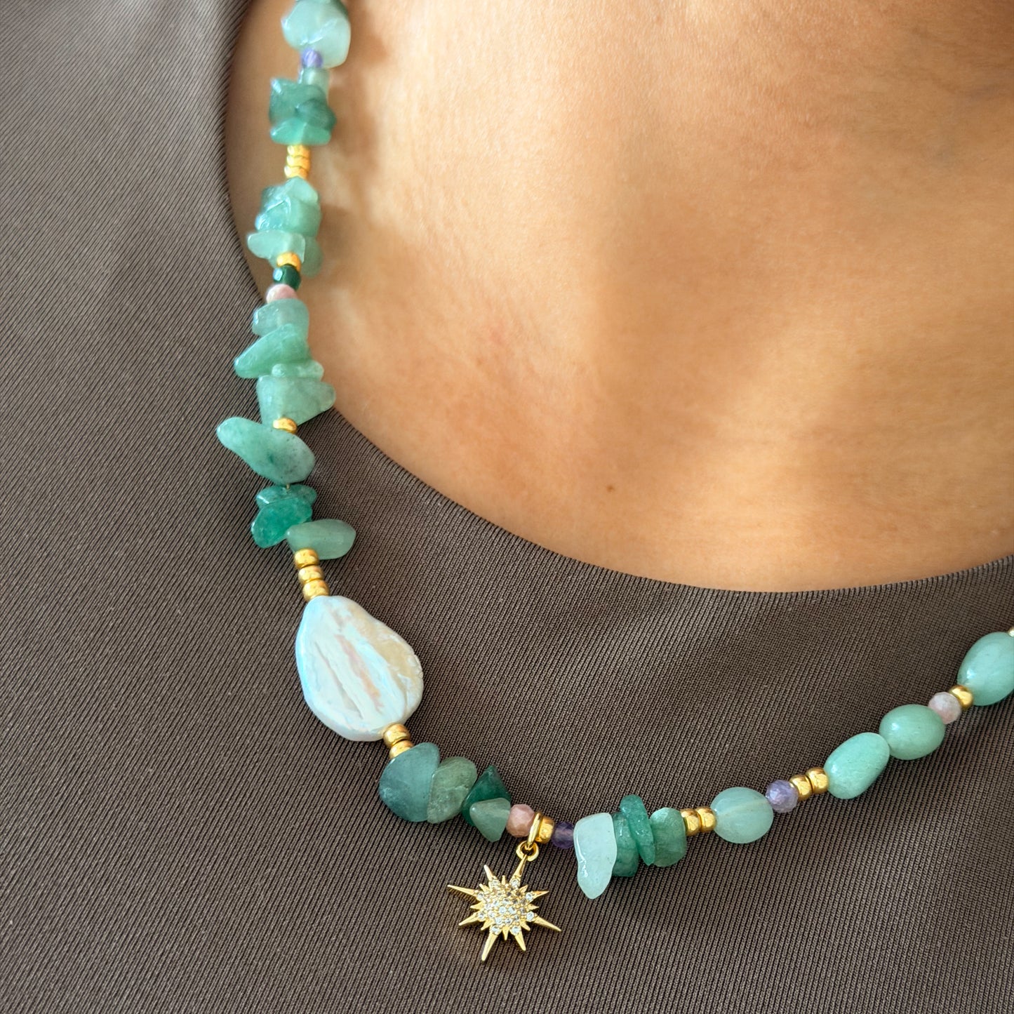 Collar destello chips jade