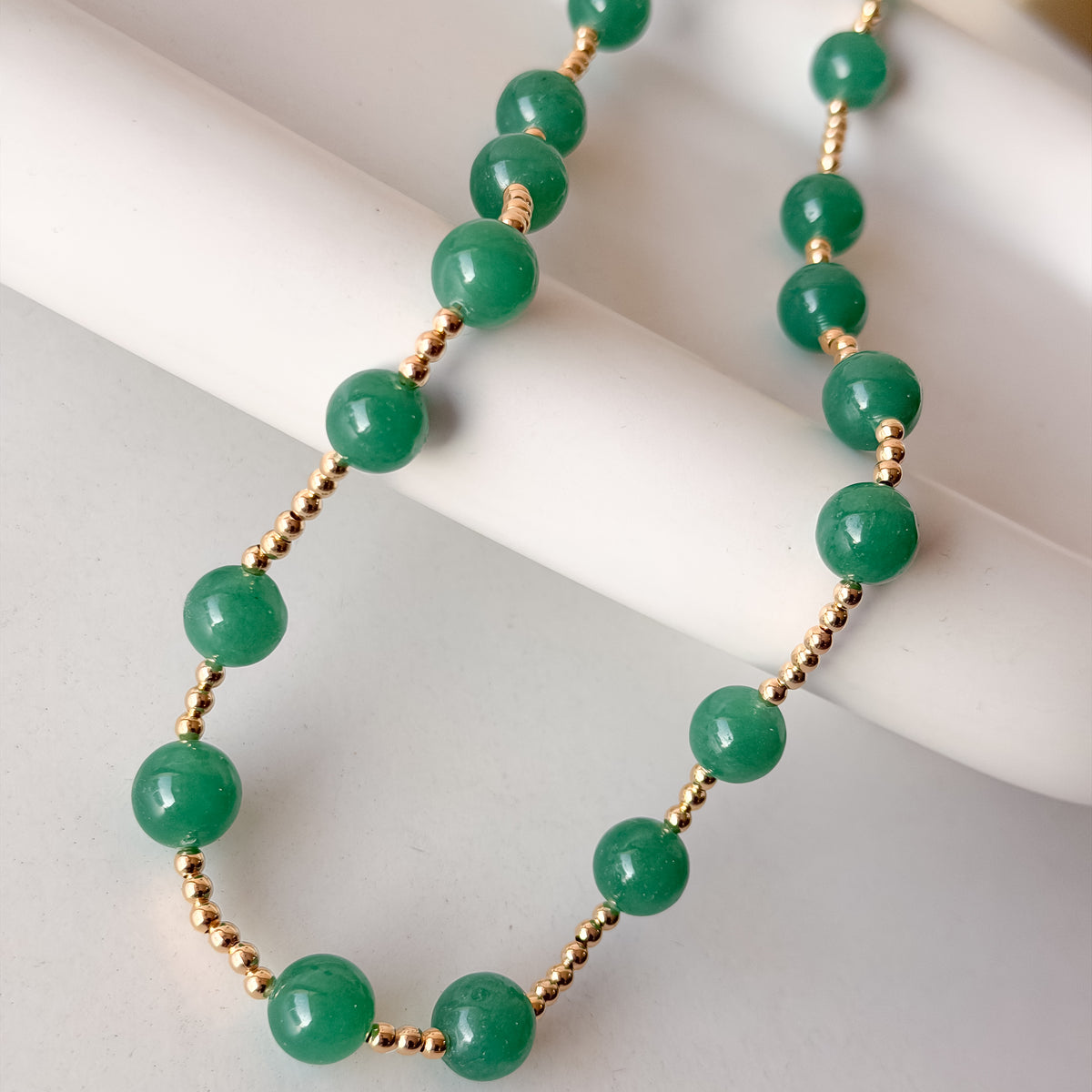 Collar gold jade