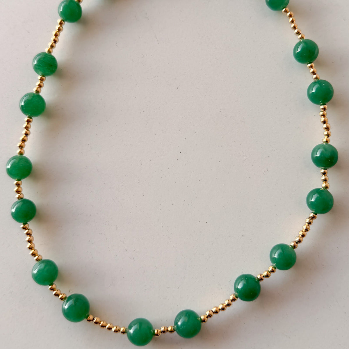 Collar gold jade